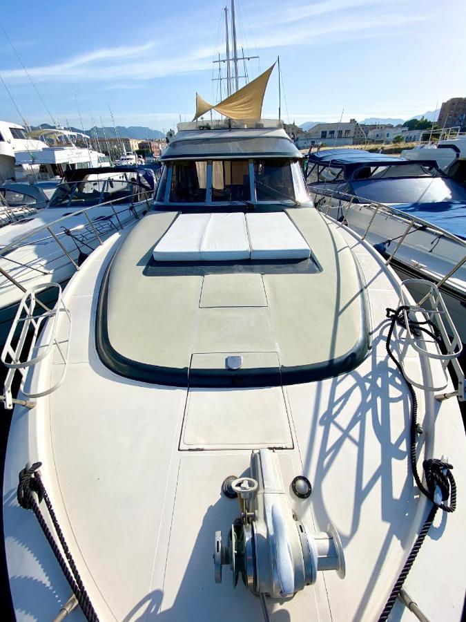 فندق باليرموفي  Panaby Houseboat المظهر الخارجي الصورة