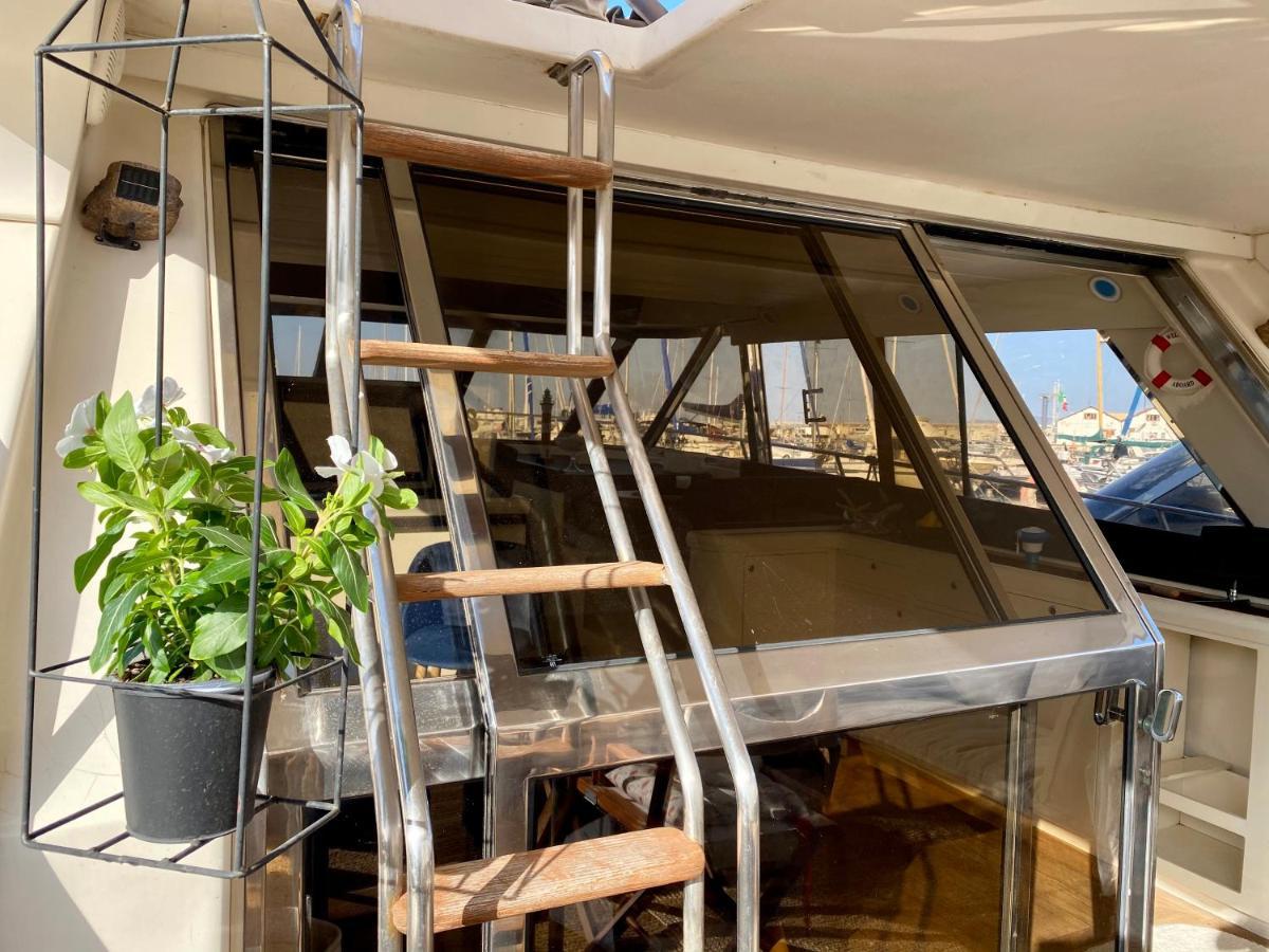 فندق باليرموفي  Panaby Houseboat المظهر الخارجي الصورة